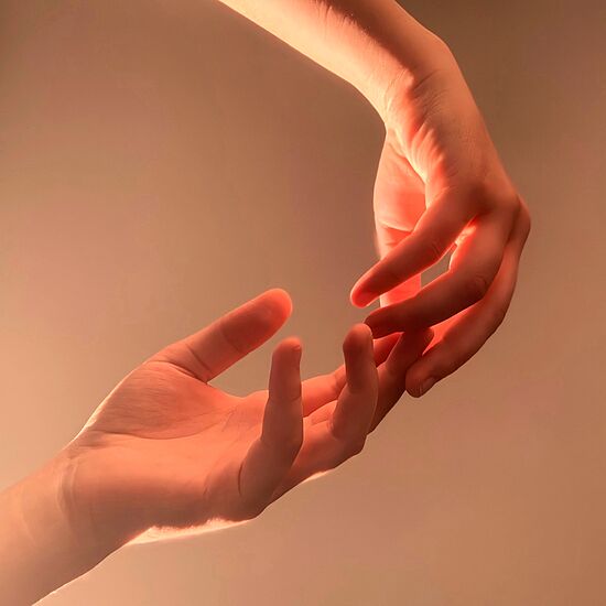 Bewegung - Begegnung - Besinnung:
Hand in Hand ins neue Jahr