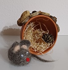 Filzmaus im Tontopf